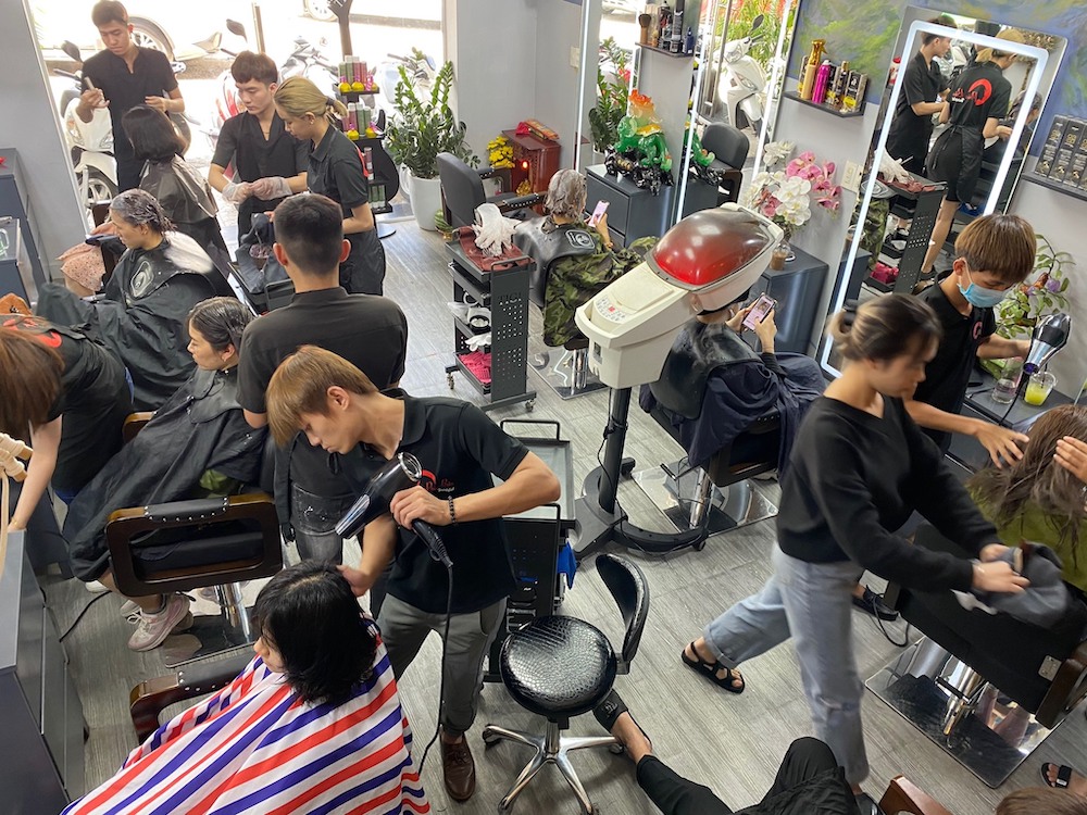 VIDEO SALON PHÚC BẢO - TẠO MẪU- CHĂM SÓC TÓC CHUYÊN NGHIỆP